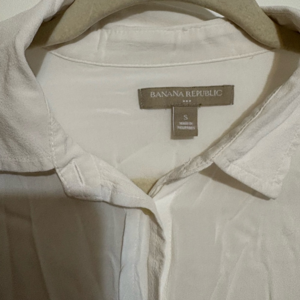 Banana Republic Women’s Buttondown Shirt